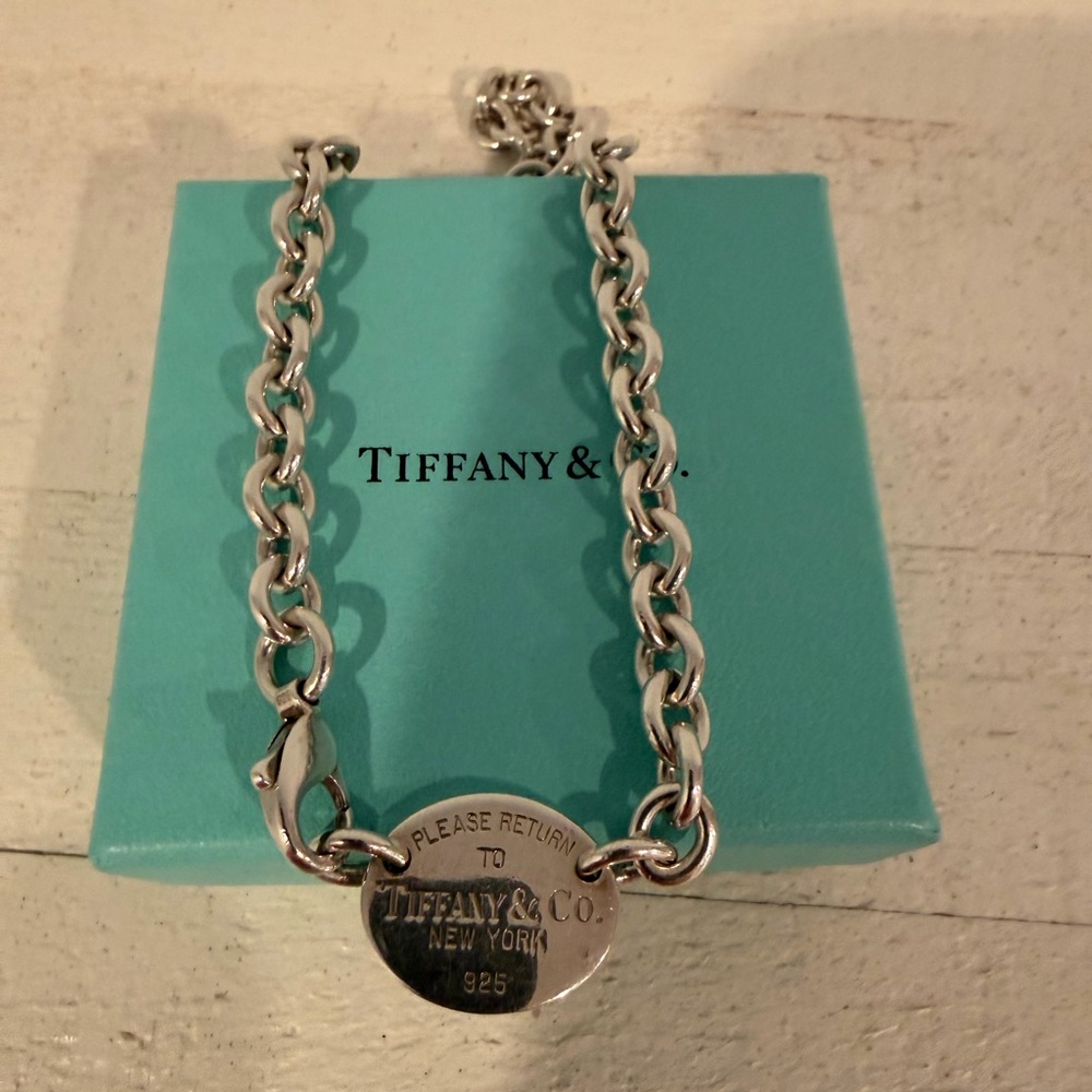 Tiffany & Co.
Vintage Oval Tag Chain Link Choker Necklace